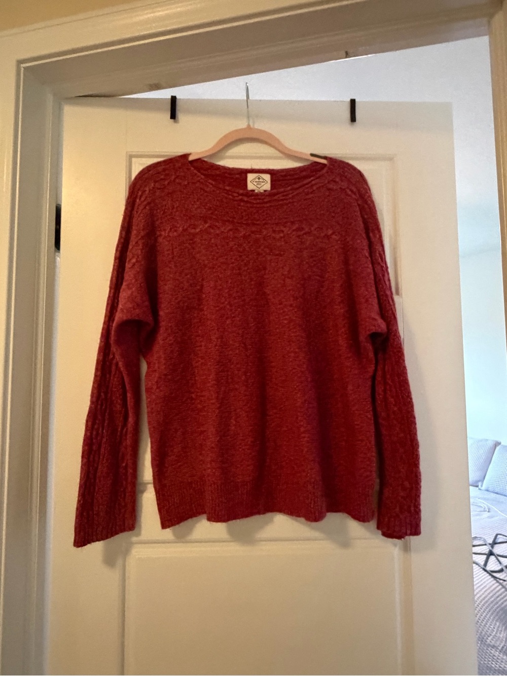 Women’s Cable Knit Crewneck Sweater - pink